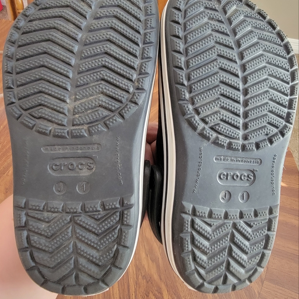 Crocs - Picture 2 of 3